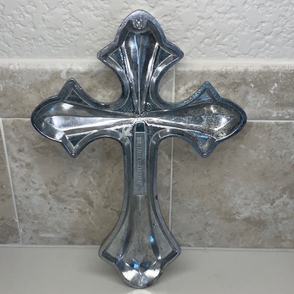Classic Cross With Clean Lines Silver Tone 10” x 7” - Picture 2 of 6